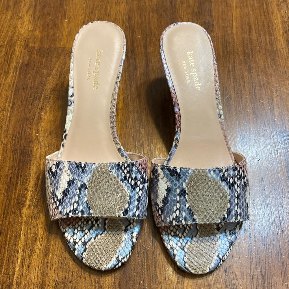 Kate Spade Savvi snakeskin iridescent kitten heels. New. Size 8.